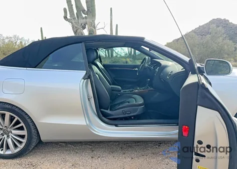 2010 Audi A5 Premium Plus z USA, uszkodzony, nr VIN WAULFAFHXAN019610